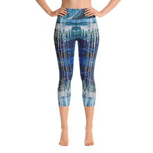 Load image into Gallery viewer, Wave Yoga Capri Leggings
